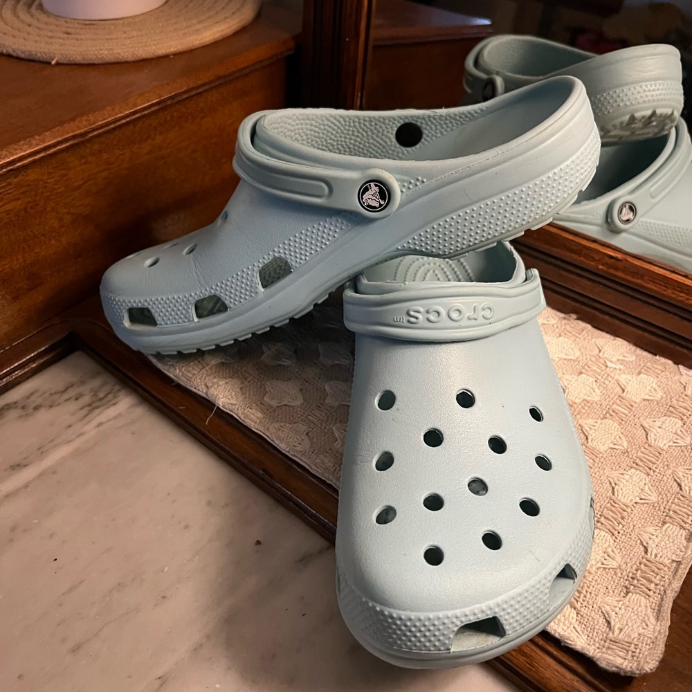 CROCS Classic Clog in Light Blue
